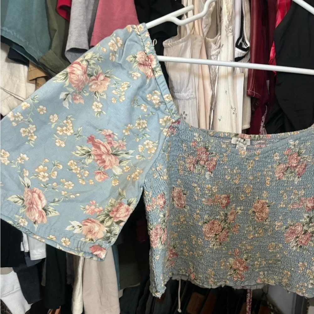 American Eagle Floral Women's Top - Picture 4 of 5